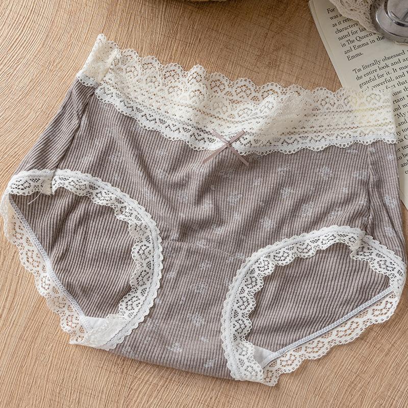 Women's New Spring and Summer Sweet Floral Thread Floral Pure Cotton Antibacterial Crotchy Skin-friendly Briefs