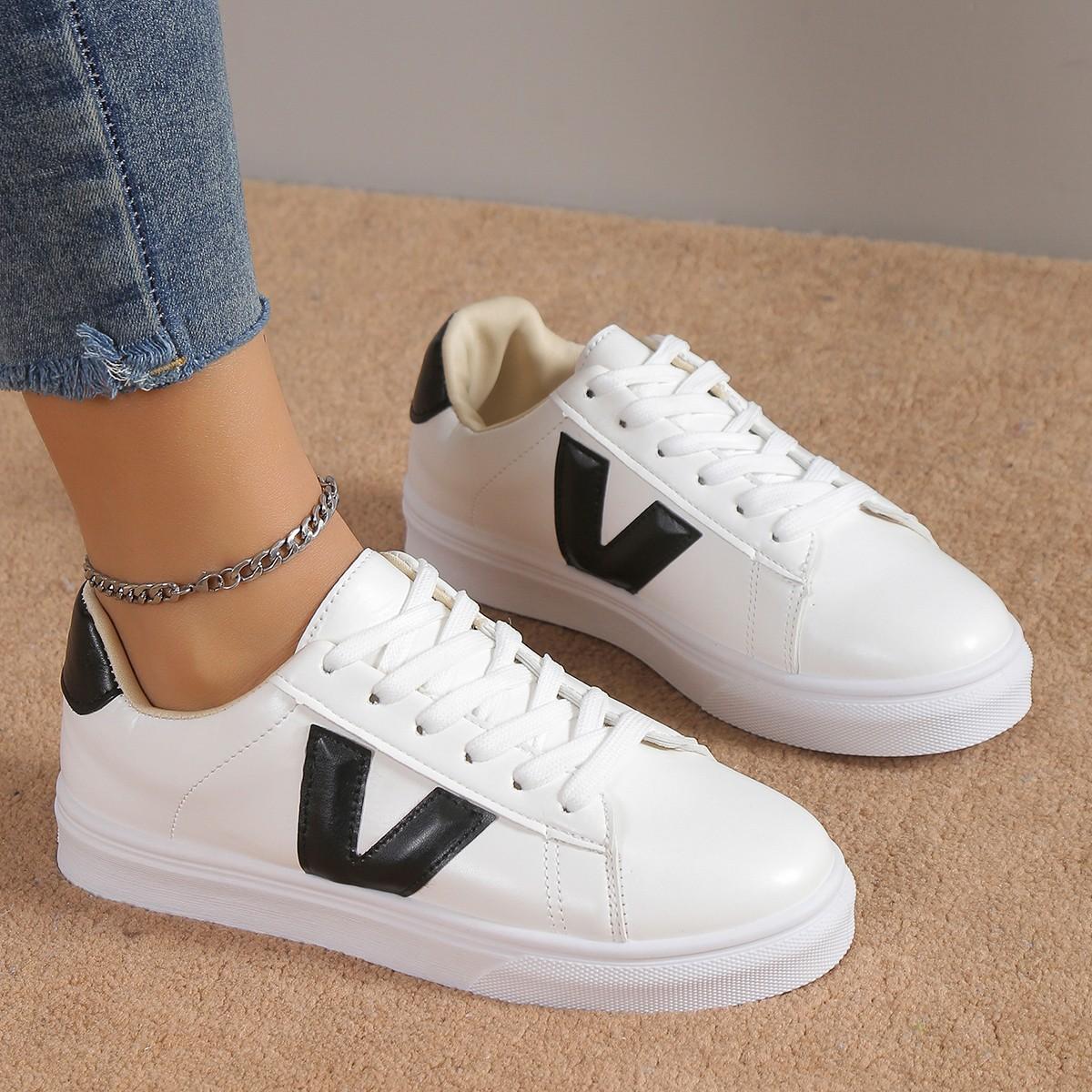 Модные белые туфли большого размера на шнуровке 36 чёрный 1914₽