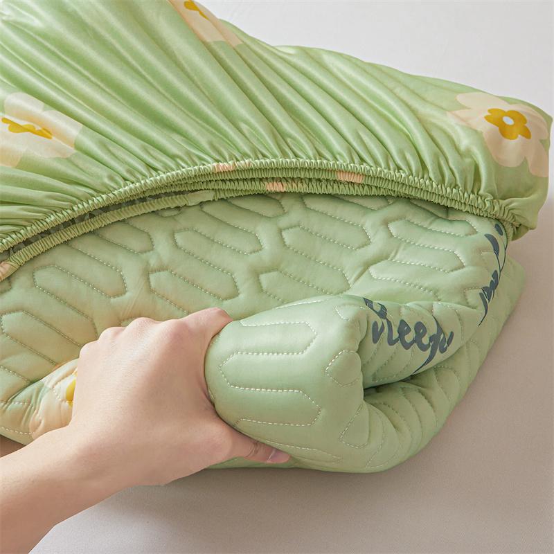 Summer Mattress Cover Cool Feeling Bedspread Thicken Fitted Sheet with Elastic Band Home Bed Cover cubre colchón (No Pillowcase)