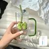 INS Stil Schmetterlingsbecher: Hohes Borosilikatglas, Transparentes quadratisches Design mit Griff & Strohhalm, Temperaturbeständig für Frauen.