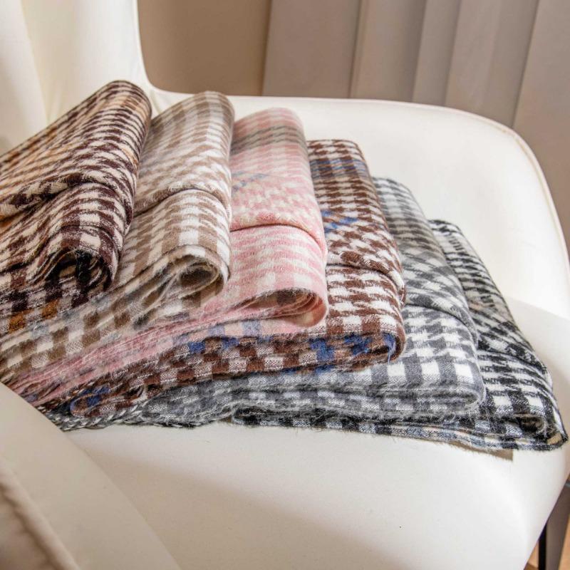 Autumn and winter, thousand bird plaid contrasting colors, thickened scarf, female couple simple and versatile temperament warm scarf