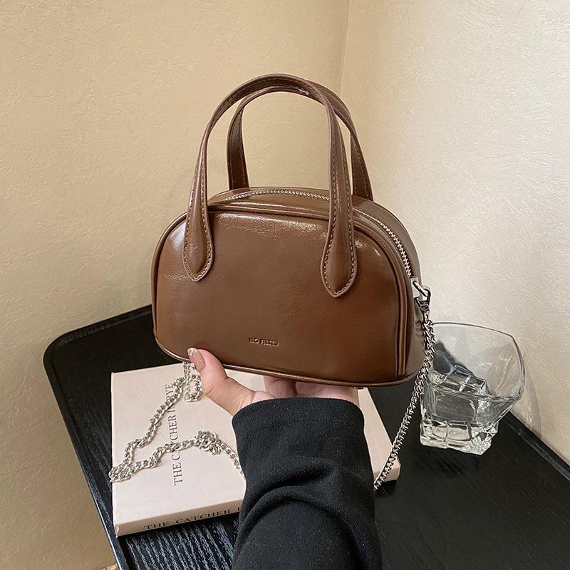 Niche Design Retro Small Bag Women's New Simple Shoulder Messenger Bag Chain Pillow Bag