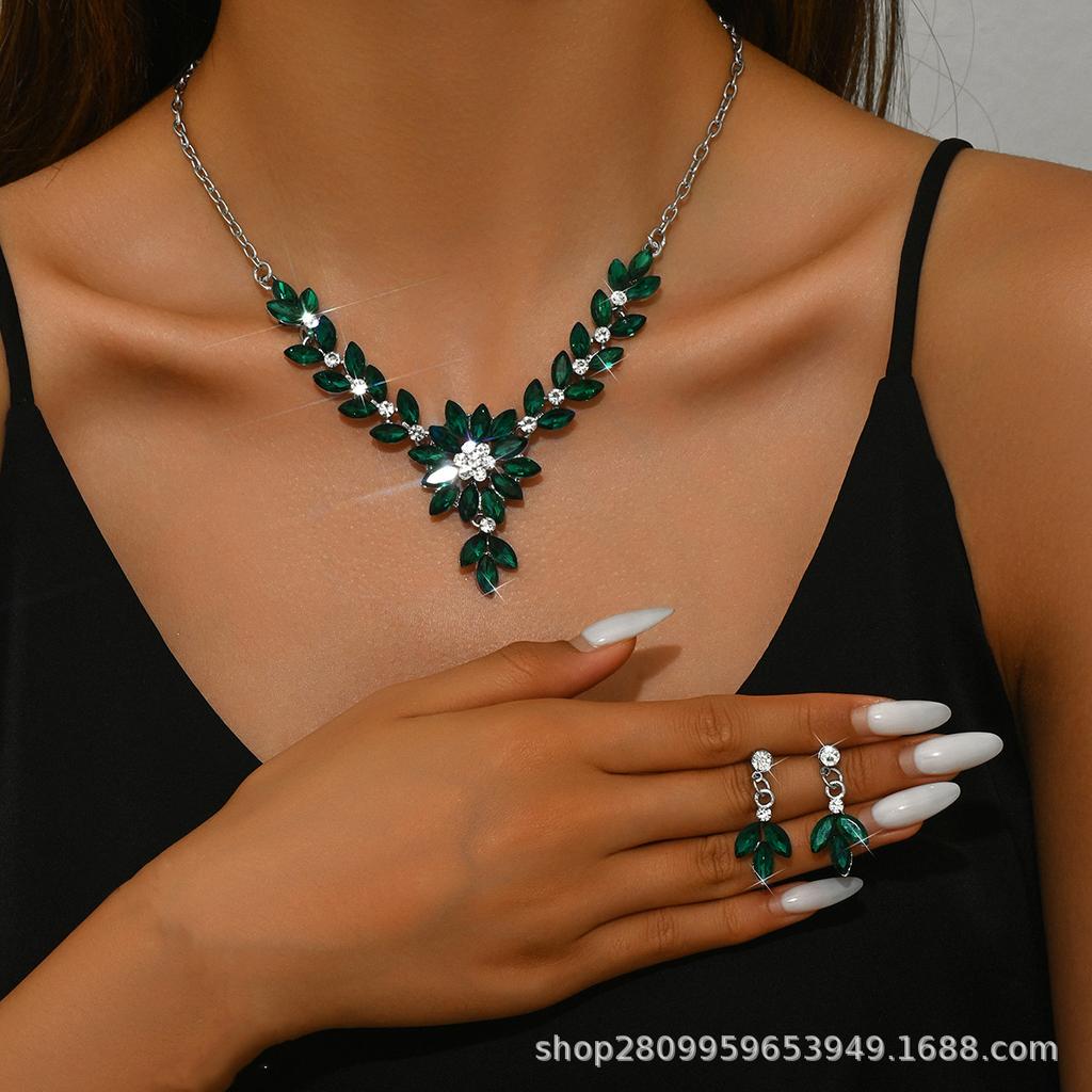 Dress Jewelry Direct Sales Necklace Earrings Two-piece Set Flower Bride Retro High-end Design Set