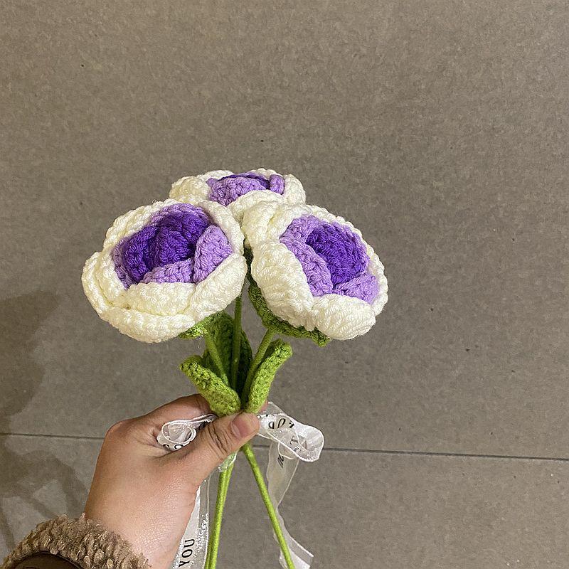 Buquê de Flores de Lã Tricotado à Mão: Ornamento de Rosa, Lírio, Girassol Presente