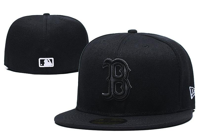 

Boston Red Sox Classic Fitted Embroidered Baseball Cap with Sun Protection Size 8
