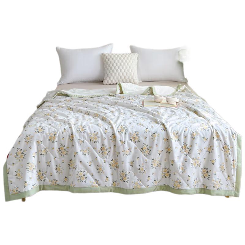 

Red Dragonfly Floral Summer Quilt