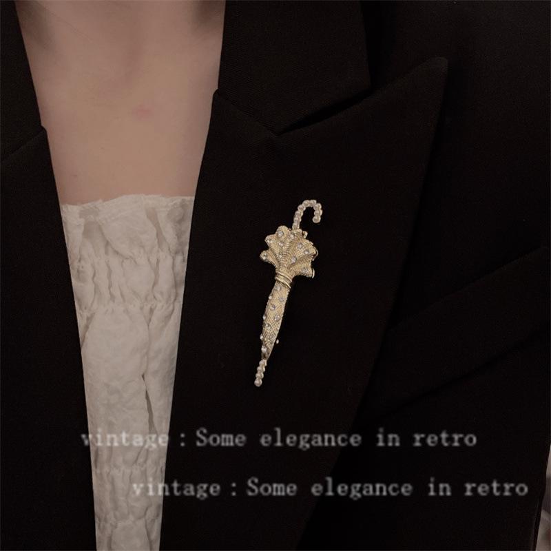 Módní Středověká brož Pin Niche Vintage Camellia Pearl Brož Lehká Luxusní High-End Malá Brož Voňavý Styl Žena