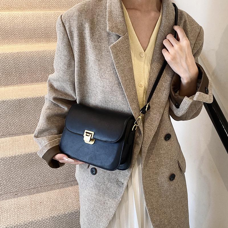 New fashion simple trend portable small square bag personalized retro simple high value shoulder messenger bag