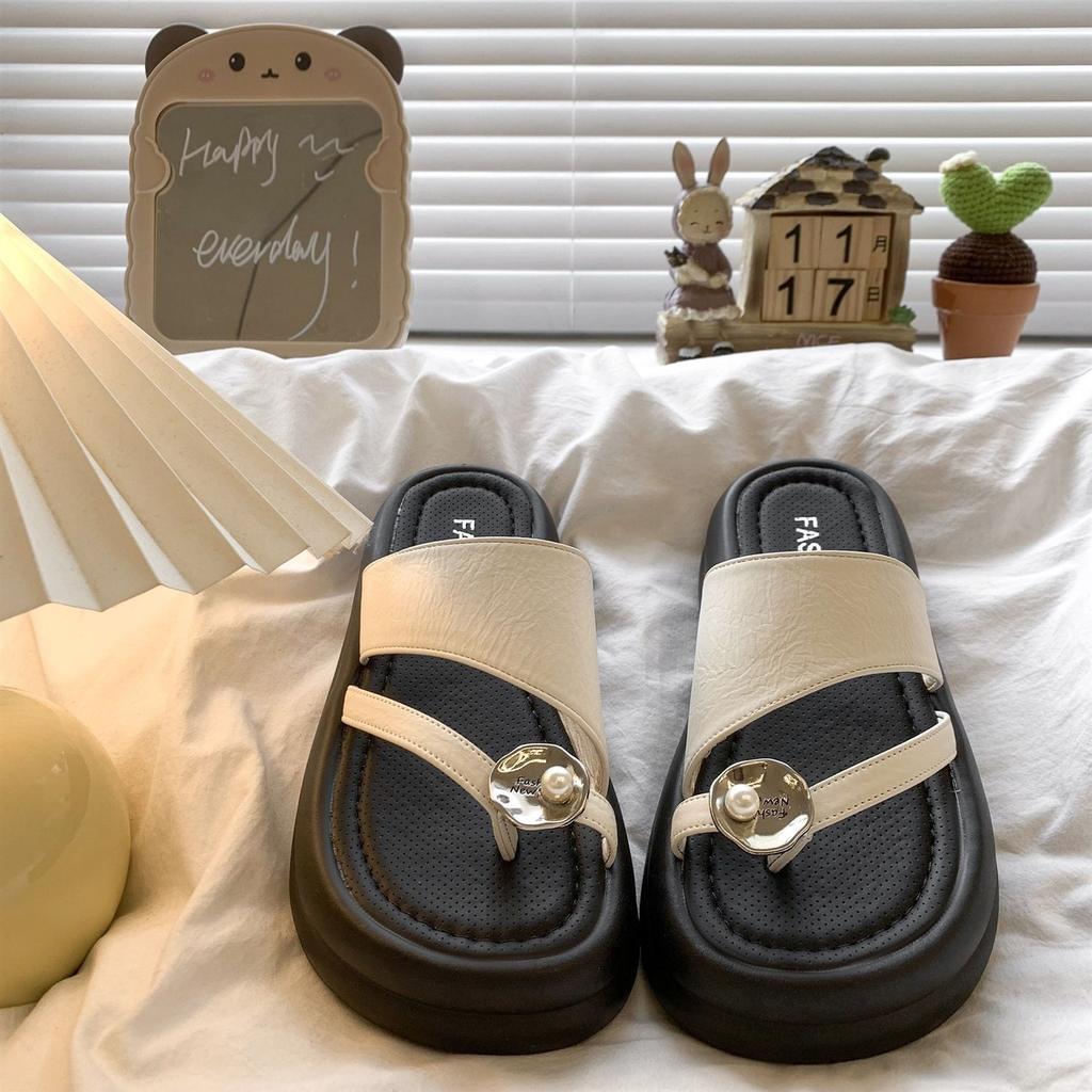 2025 new toe slippers women's summer wear thick bottom non-slip fashion versatile soft bottom light casual niche sandals