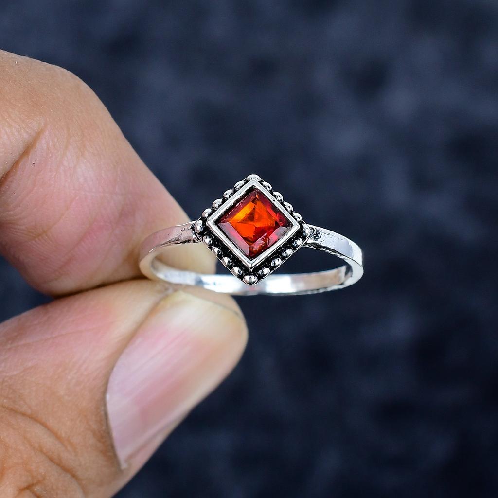 Mozambique Garnet Gemstone 925 Sterling Silver Jewelry Ring Size 8.5 MM-3427
