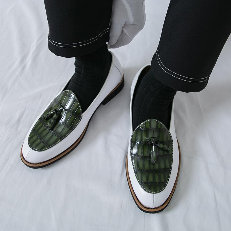 Fashion Fashion New Luxury Designer Men's Pointed Tassels Wedding Shoes Male Slip On Loafers Formal Dress Footwear Zapatos Hombre