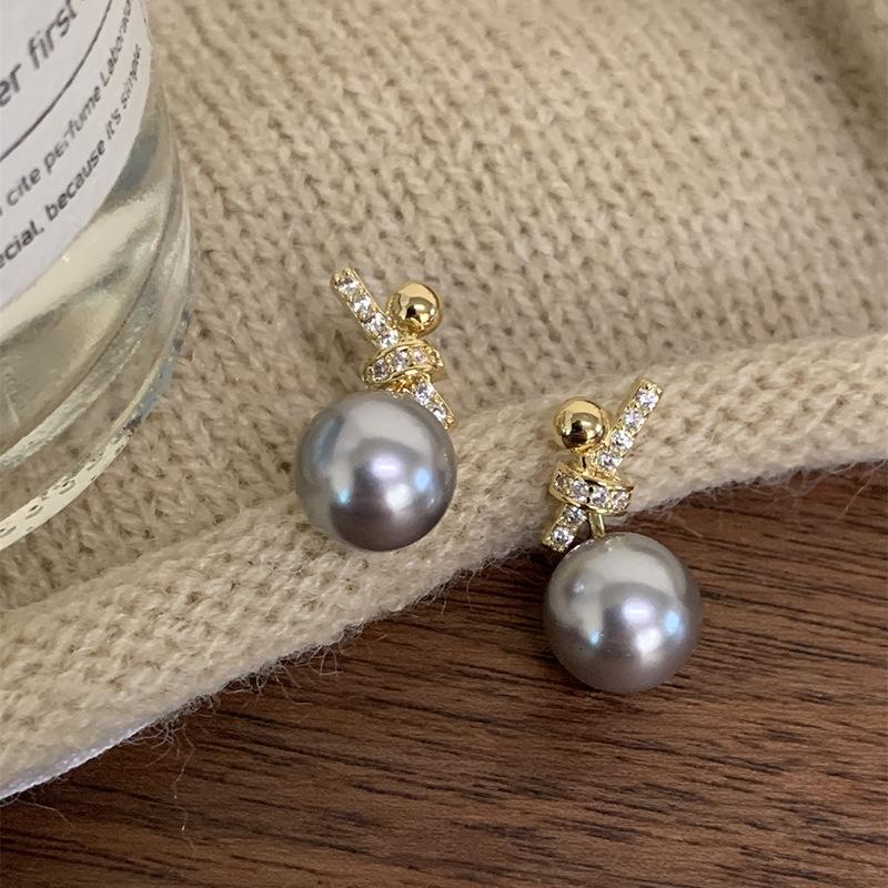 Zircon pearl earrings French niche design stud earrings light luxury high-end fashion earrings
