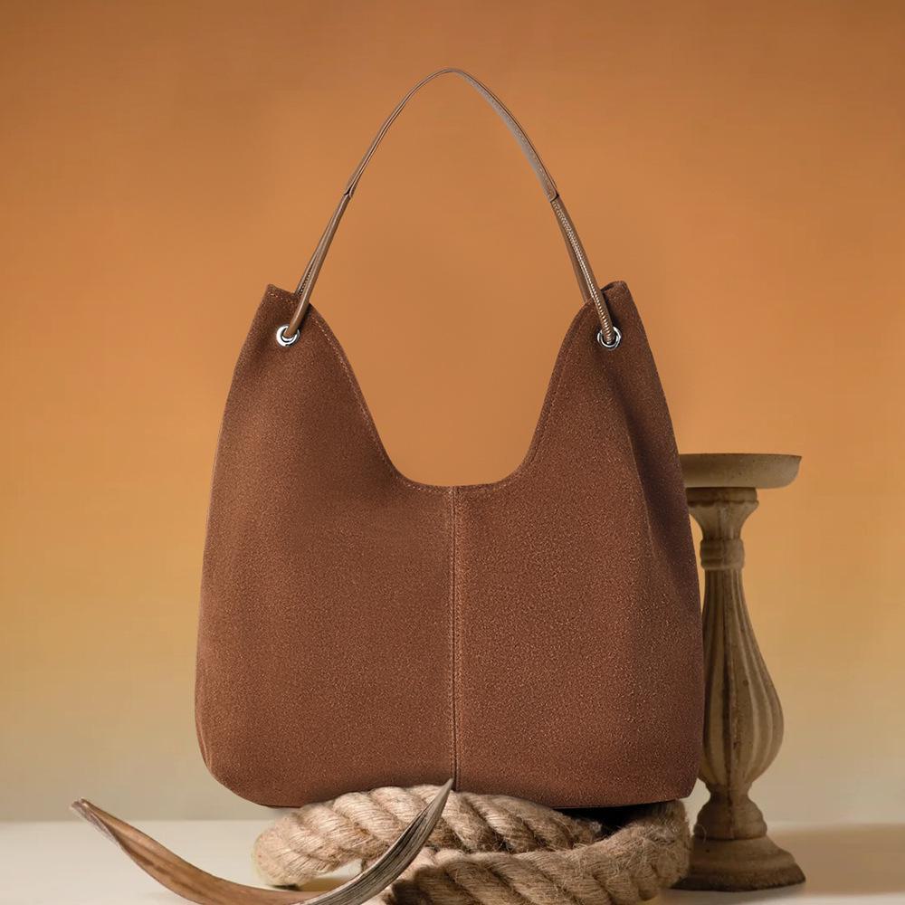 

2024 Осень/Зима Женская натуральная кожаная большая вместительная деловая сумка 36*10*24cm каштановый/коричневый