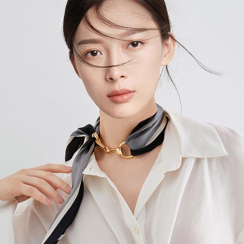 Unique High-quality Ladies Buckle Silk Scarf Buckle Luxury Scarf Brooch Buckle All-match Jewelry Gift