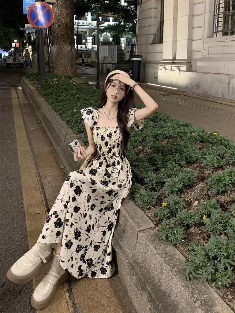 2024 Summer Travel Floral Dress - Elegant, Slim Waist Design with Sweet Ruffled Sleeves