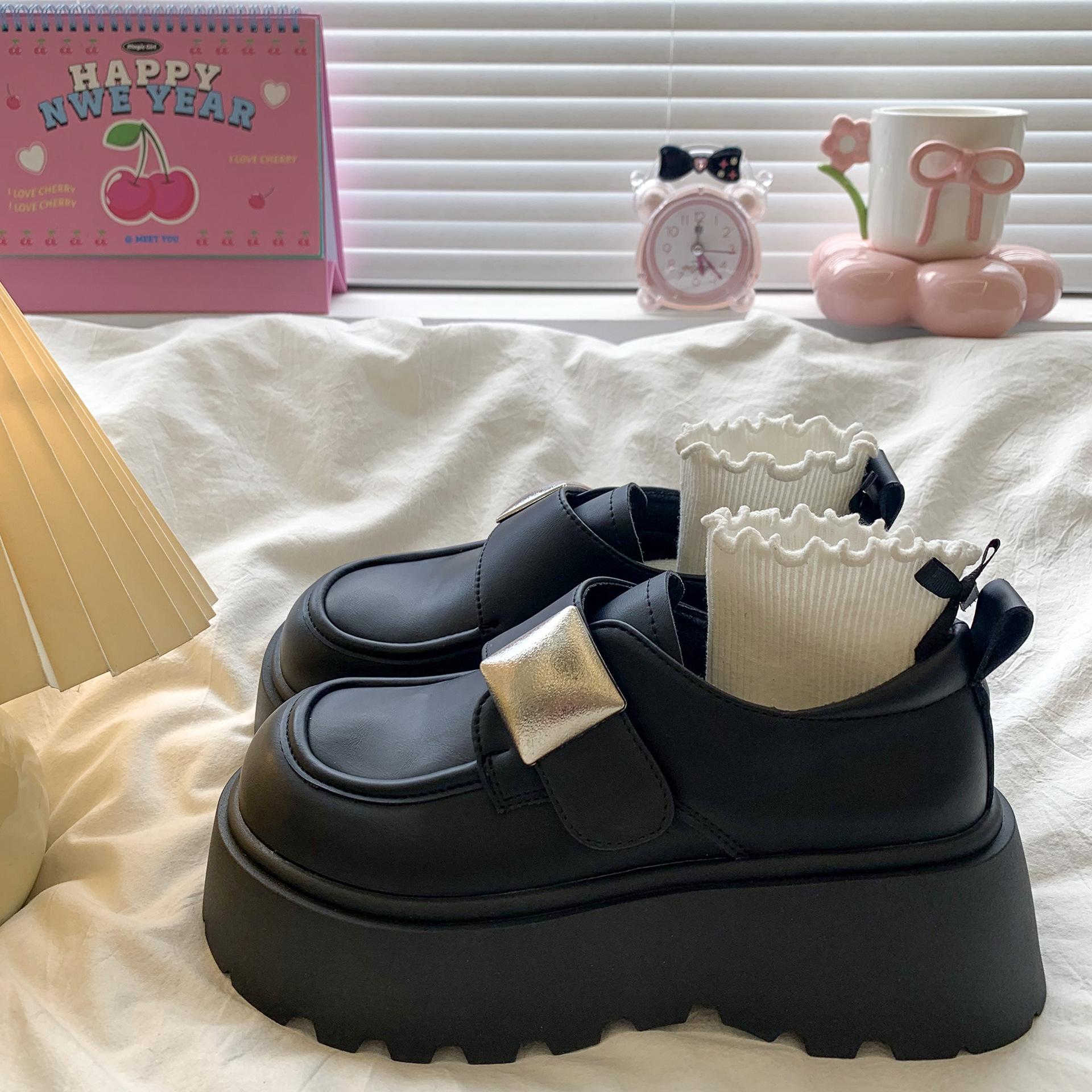 

Big head Velcro small leather shoes women s 2025 autumn new retro British style thick sole heightening versatile loafer single shoes 35