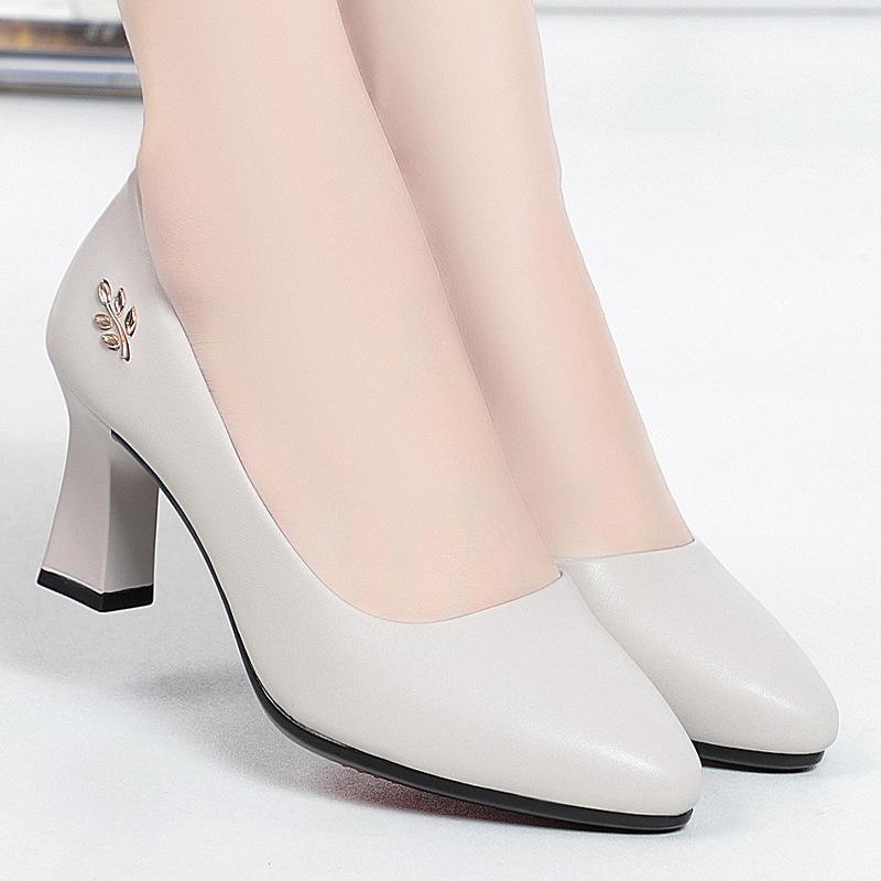 Měkké kožené dámské boty vhodné pro střední věk s tlustými a širokými chodidly, vysoké podpatky, profesionální kožené boty do práce