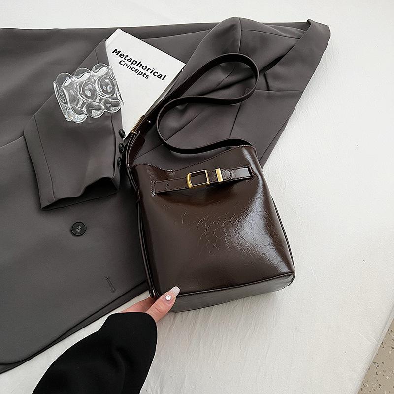 

One Crossbody Shoulder Bag Ladies Fashionable Simple Leisure Commute Versatile 21cm/8.27in коричневий