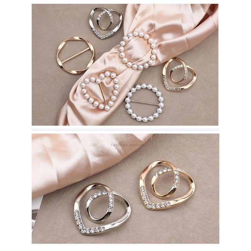 Fashion Luxury Waist Fixed Buckle, Metal Pearl Heart Clothes Corner Knot Buckle, Elegant Scarf Shawl Decorative Accessories for Women