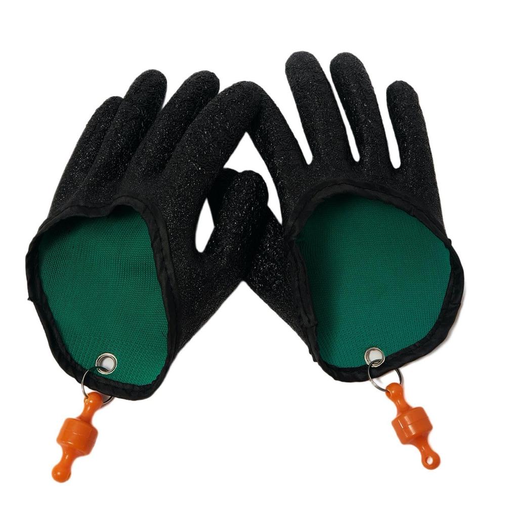 Non-slip, cut-resistant fishing gloves with magnetic hook, polyester construction, perfect for fishing and fishing gear, easy to carry (left hand