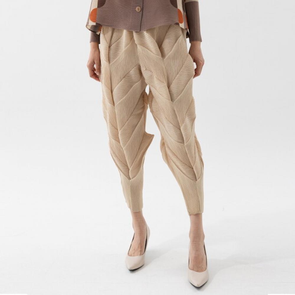 Plara Wave Pleats Balloon Pants