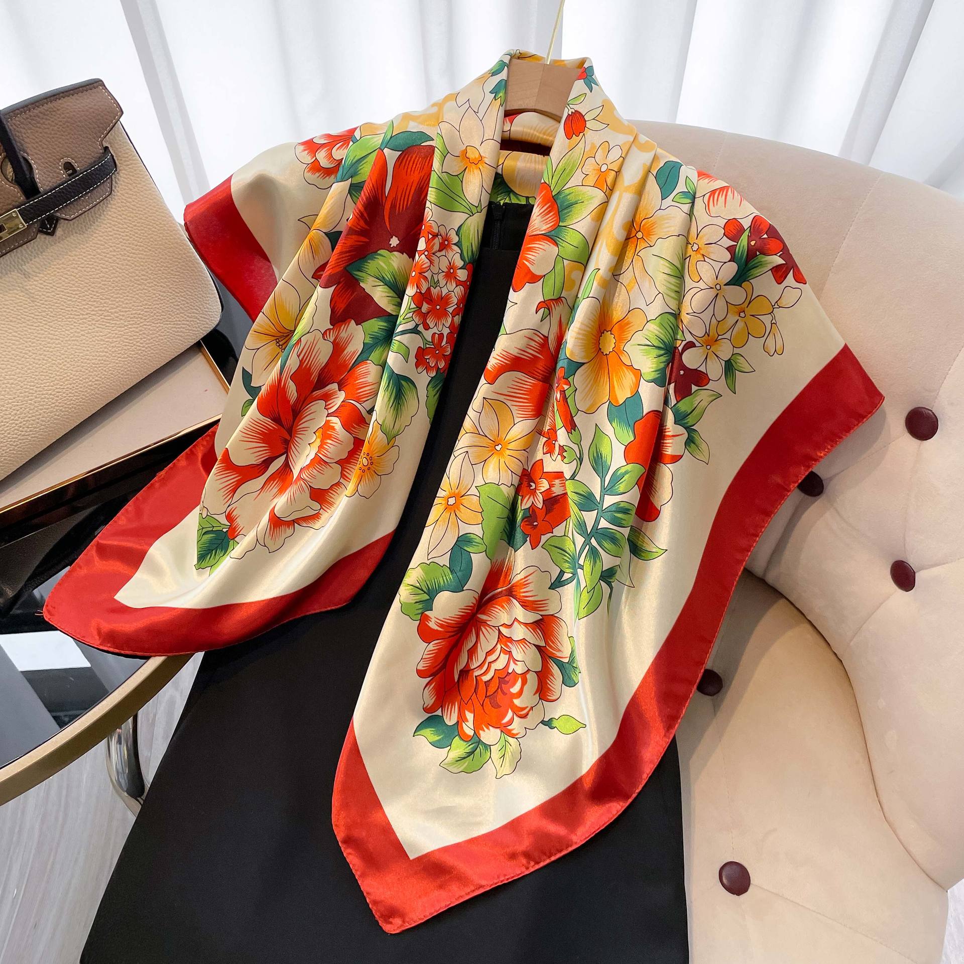 

Высококачественные роскошные шелковые шарфы, повязка на голову, шарфы, шейный шарф для женщин, шелковый шарф с цепочкой, женская декоративная шаль 90*90cm