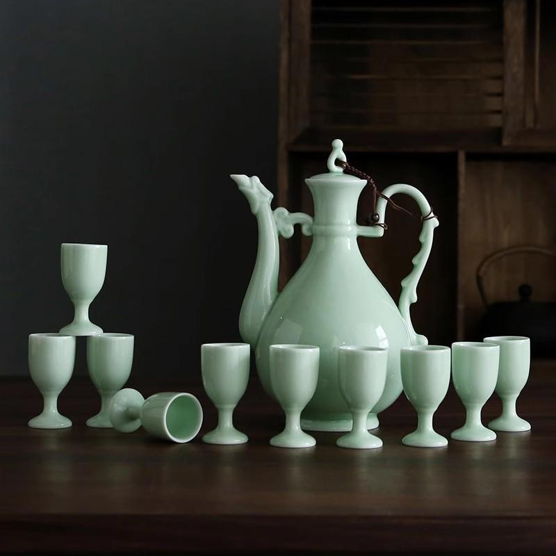 Ancient Style Retro Ceramic Baijiu Decanter Set with Wine Glasses