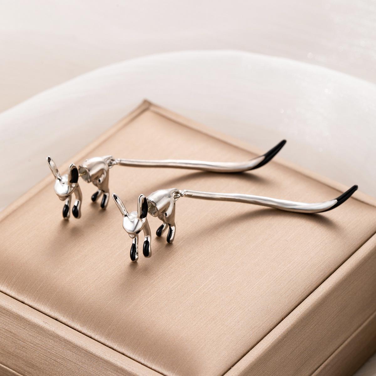 2025 Серебряные игольчатые французские серьги в форме лисьего хвоста: Стильные длинные украшения для ушей серебряный