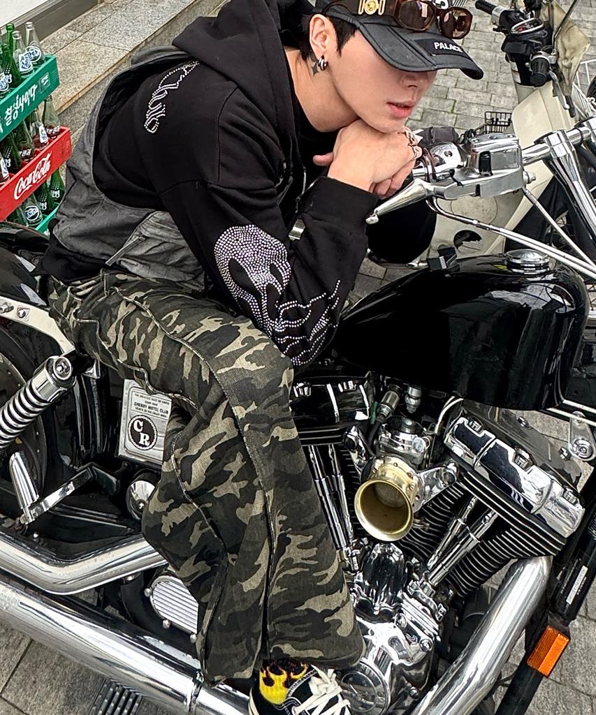 Jikeulib Balloon Fit Tab Snap Wide Camo Pants