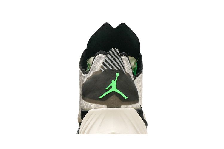 Men's Sneakers Jordan Zoom Trunner Ultimate Light Orewood Brown Light Orewood Brown/Black-Rage Green