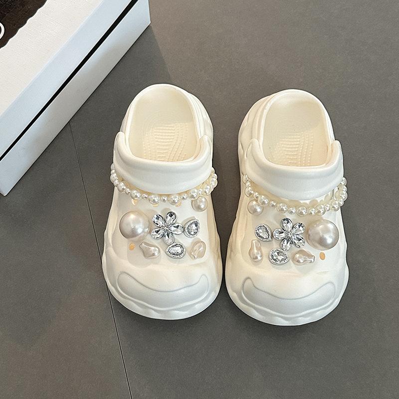 Simple and versatile exquisite and sweet fashion casual platform hole shoes women's summer pearl retro heightening bag head sandals