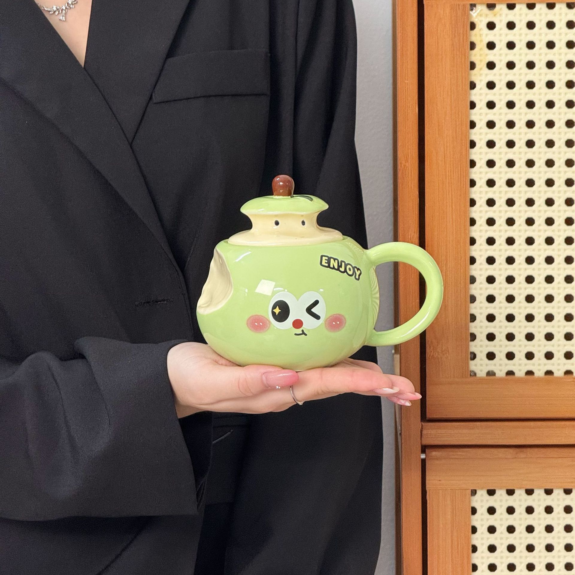 

Christmas Apple Cute Couple Mug with Lid Office Coffee Ceramic Cup Gift for Women 301-400ml