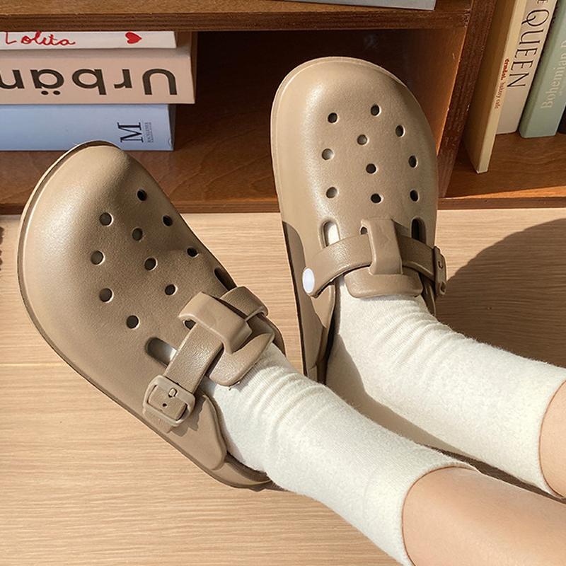 Fashion Comwarm New Women Hole Clogs With Adjustable Buckle Comfort EVA Light Female House Slippers Non-slip Leisure Women Garden Shoes