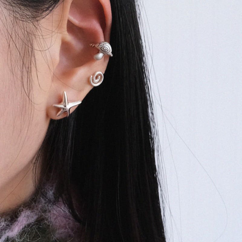 Reinheart Planet Mushroom Earcuff