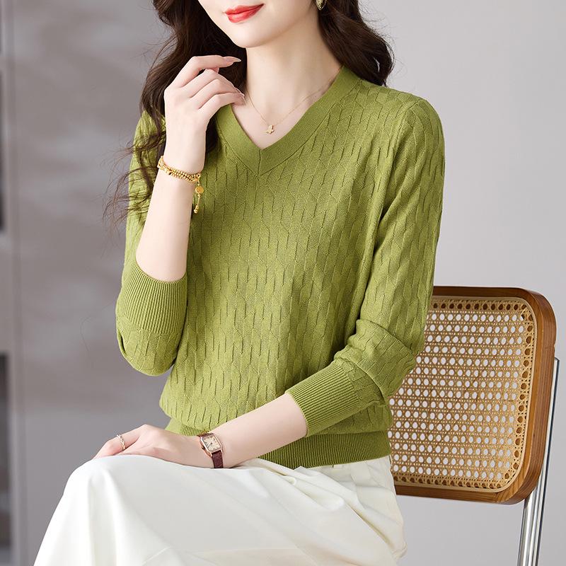 V-Neck Knitted Long-Sleeve Sweater: 2025 Early Autumn Fashion for Women