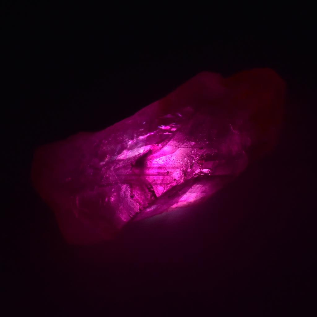 Ruby Pink Huge Size CERTIFIED 1135.00 Ct Natural Uncut Rough Loose Gemstone Lot Z-56070