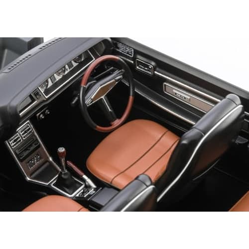 Hasegawa 1/24 Nissan Laurel HT 2000SGX (KHC130) Late Model 1973 Plastic Model Kit HC67