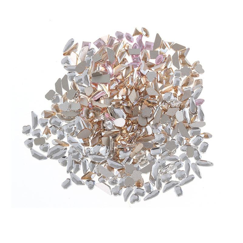 100 Stück Mini 3D Kristall Strasssteine Glänzende Pferdeauge Kristall Diamant Spitze Unterseite Nagelkunst Dekorationen Gemischte Formen Maniküre