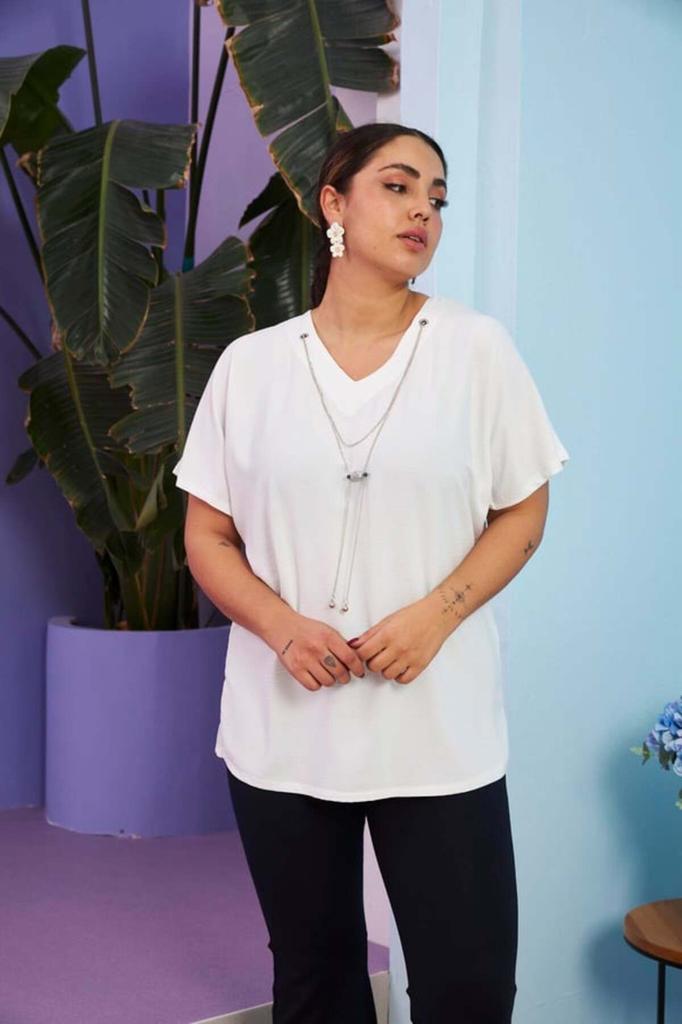 Bluză de damă de mărime mare Bluză de mărime mare cu detaliu de colier