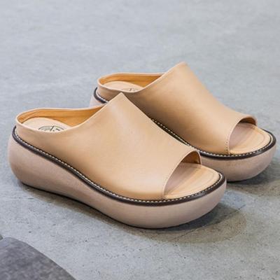 Coole Hausschuhe Damen Draußen 2025 Neu Leder Höhenvergrößernd Retro Lässig Dicksohlige Sandalen Atmungsaktive Strandschuhe für Damen