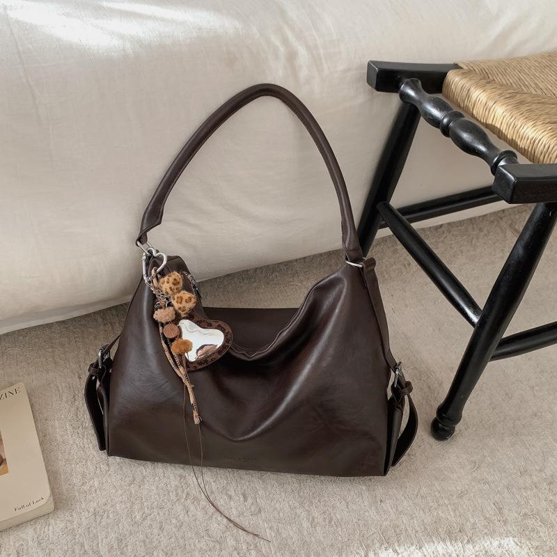 Retro bag women's large-capacity winter new casual shoulder messenger bag simple work commuter bag