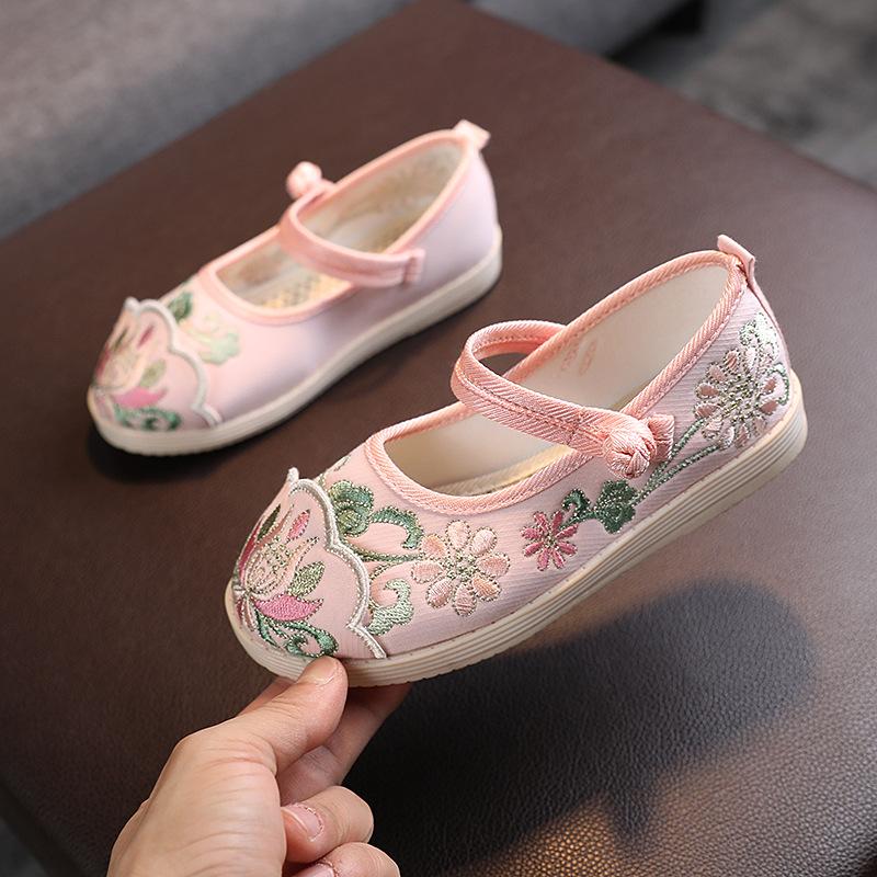 Girls Princess Dress Shoes Fine Embroidery Hanfu Dance Shoes Tang Retro Handmade Children Cloth Shoes Antiskid Baby Moccasin