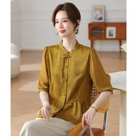 2026 Summer Collection: Elegant Short-Sleeved Slimming Tops for Middle-aged and Elderly Women