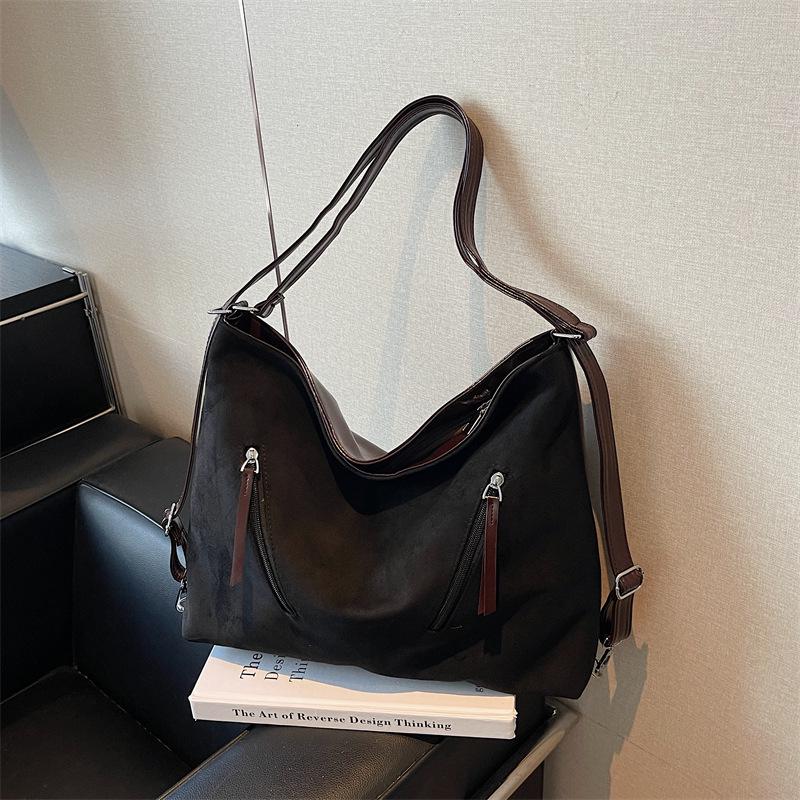 

Retro 2025 Large Capacity Tote Bag: Stylish, Versatile Handbag for Women - Single Shoulder & Crossbody Carry 40*11*31 cm