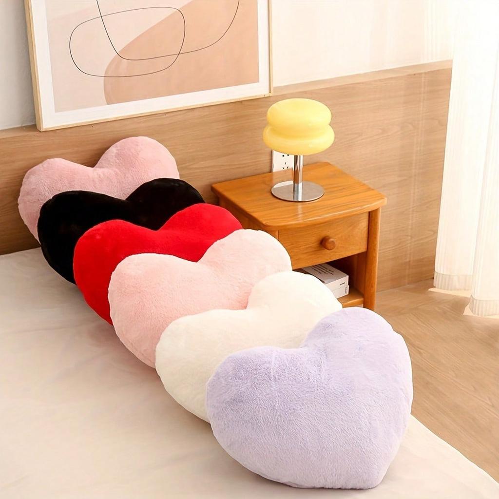 1 Heart-shaped Plush Pillow, Used For Room, Living Room Sofa, Office, And Home Decoration