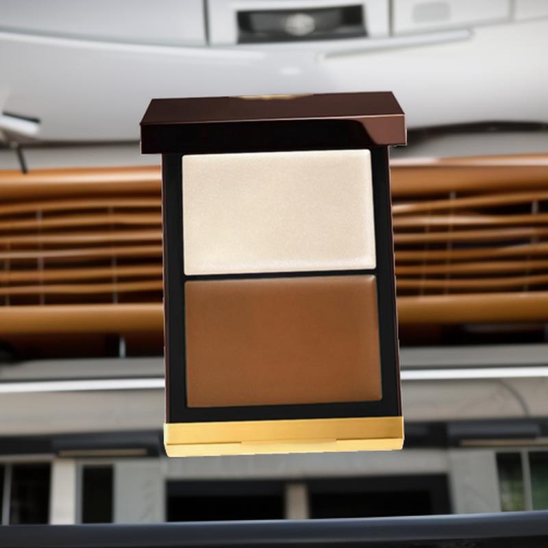 

3D Dual-Tone Sculpting Highlight & Contour Set As shown