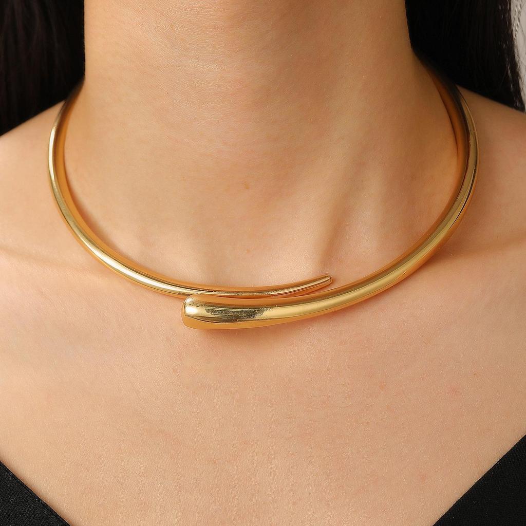 Elegantes geometrisches Wellen-Choker: Europäische & Amerikanische Halskette für Frauen