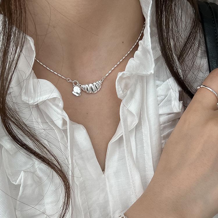Women's Personalized Croissant Pendant Necklace - Simple, Versatile, Fashionable Clavicle Chain