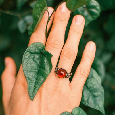 Női gyűrű elegáns üreges temperamentum Női gyűrű Retro műborostyán méhviasz ujjgyűrű női gyűrű divat ékszerek