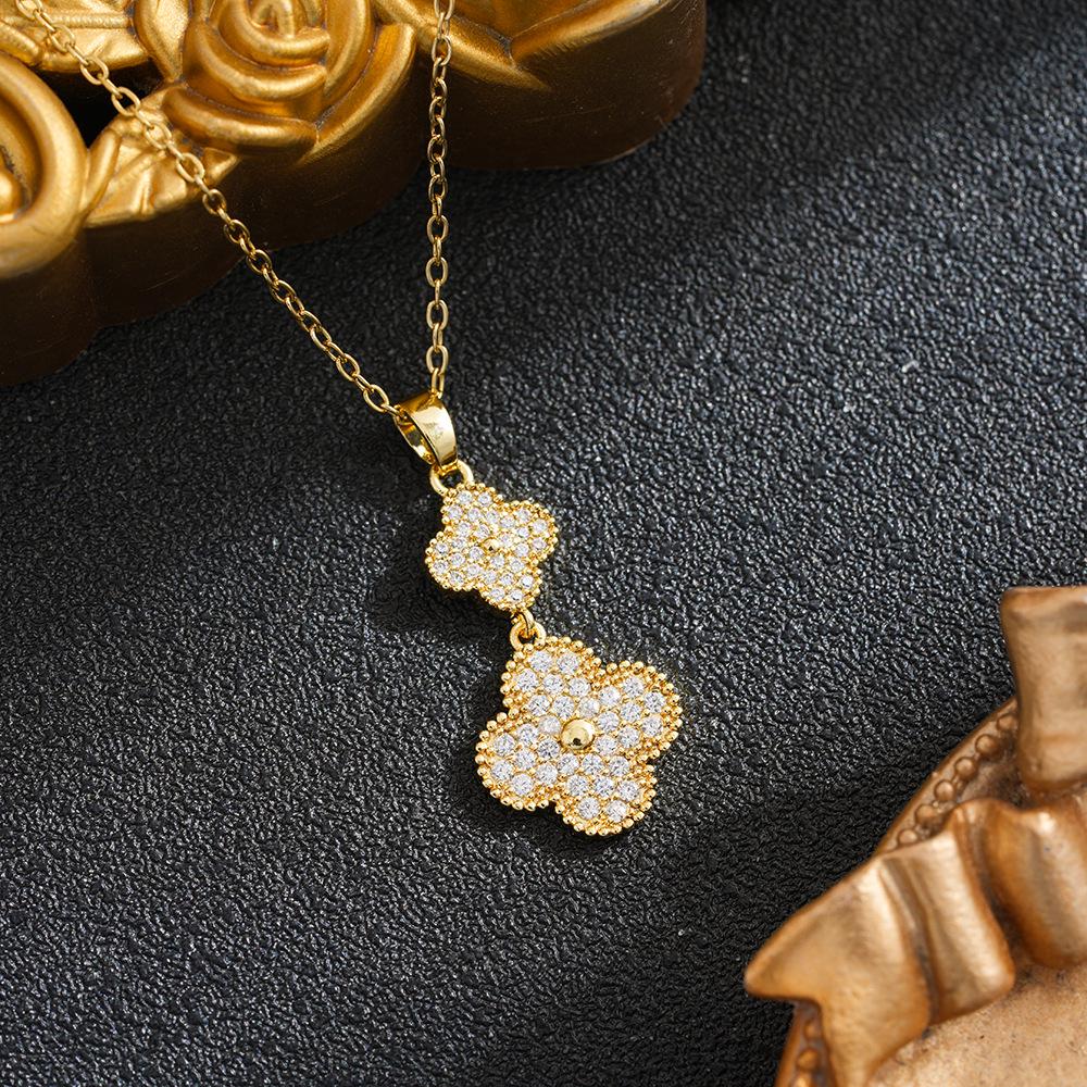 Korean Style Four-Leaf Clover Zircon Shell Necklace - High-End, Elegant, Non-Fading, Geometric Design
